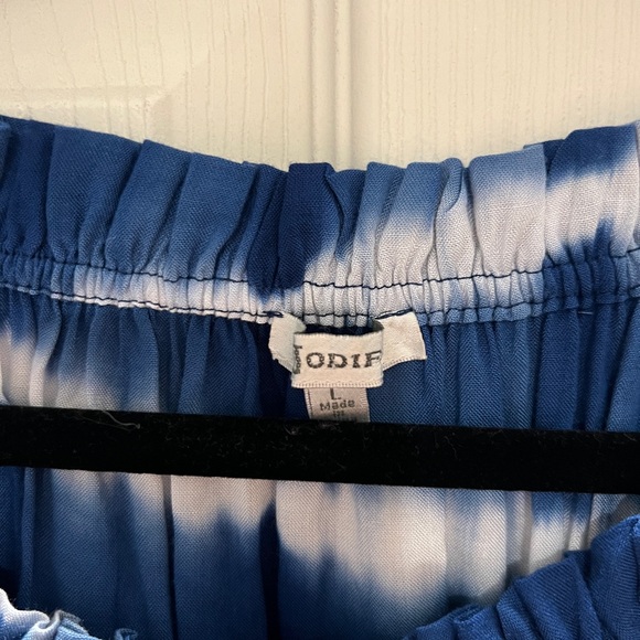 Summer Concert Top🎶🎵 - Picture 3 of 3